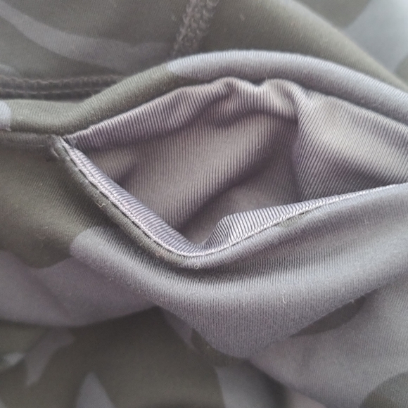 Yogalicious bikers shorts size medium - Picture 6 of 7